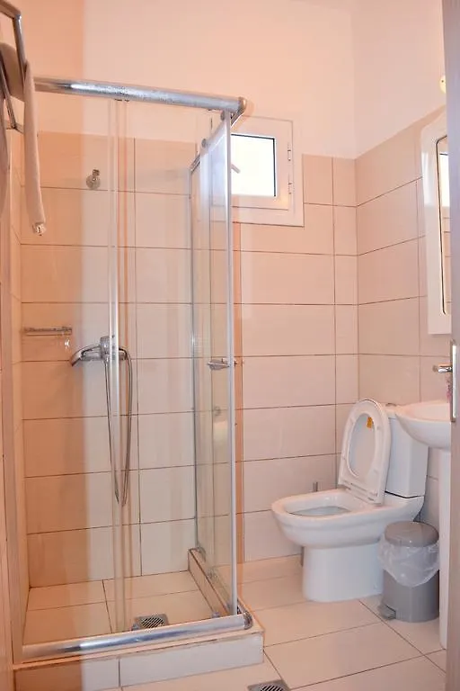 Ostria'S House Apartment Ratzaklion